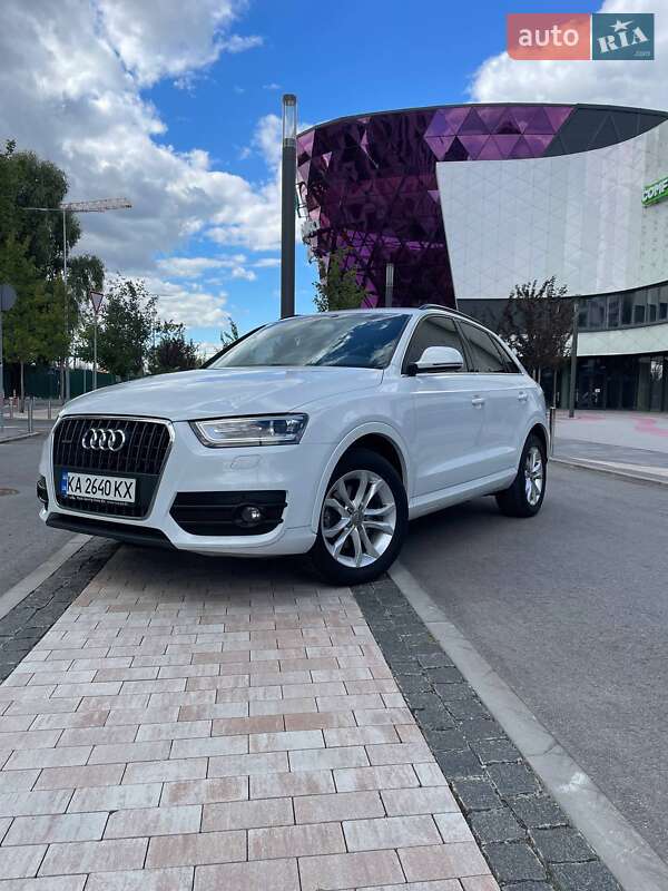 Внедорожник / Кроссовер Audi Q3 2013 в 