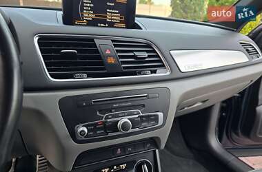 Внедорожник / Кроссовер Audi Q3 2016 в 