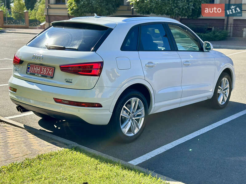 Внедорожник / Кроссовер Audi Q3 2017 в Киеве