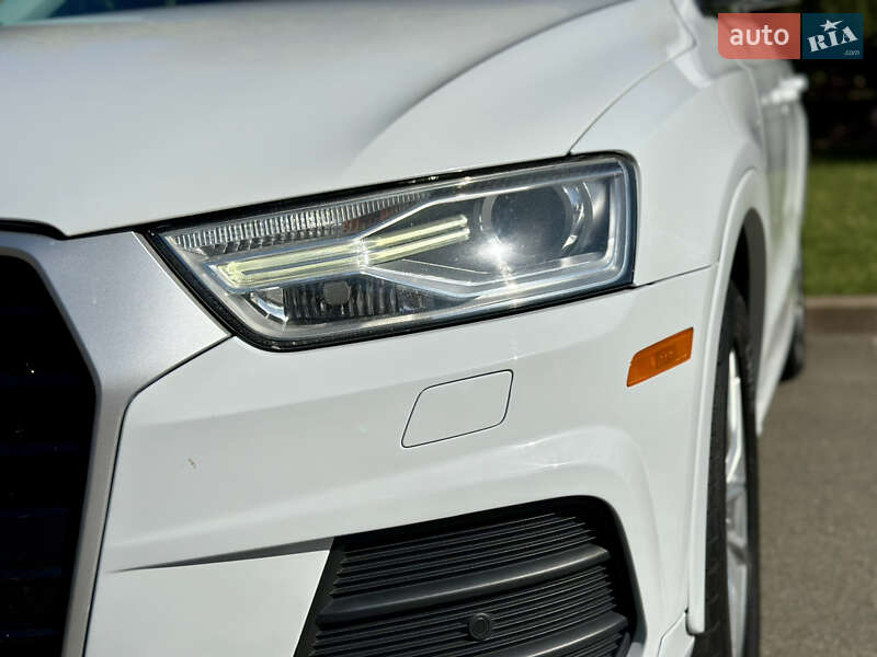 Внедорожник / Кроссовер Audi Q3 2017 в Киеве