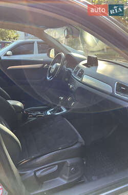 Внедорожник / Кроссовер Audi Q3 2011 в 