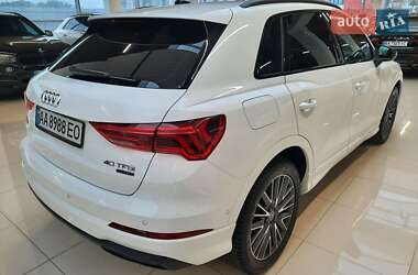 Внедорожник / Кроссовер Audi Q3 2020 в 