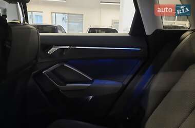 Внедорожник / Кроссовер Audi Q3 2020 в 