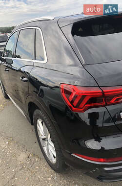 Внедорожник / Кроссовер Audi Q3 2022 в 