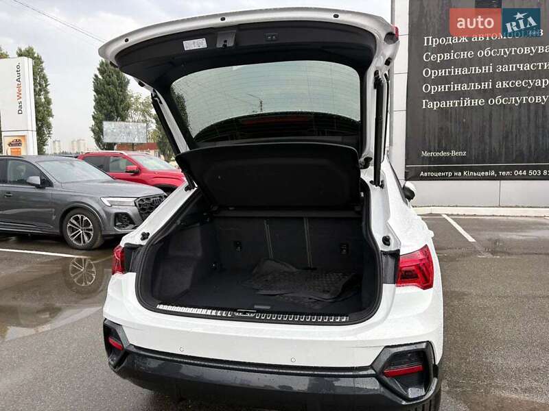 Внедорожник / Кроссовер Audi Q3 2024 в Ивано-Франковске