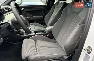 Внедорожник / Кроссовер Audi Q3 2024 в 