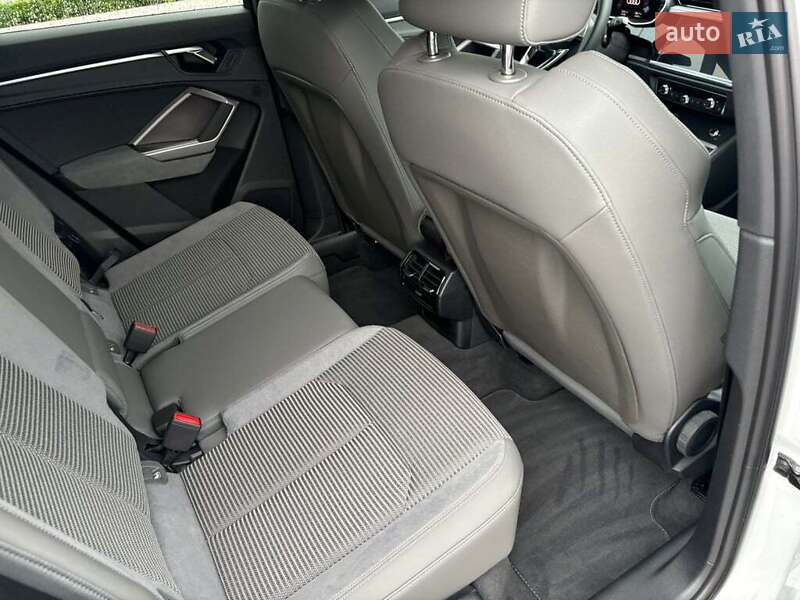 Внедорожник / Кроссовер Audi Q3 2024 в Ивано-Франковске