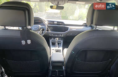 Внедорожник / Кроссовер Audi Q3 2019 в 