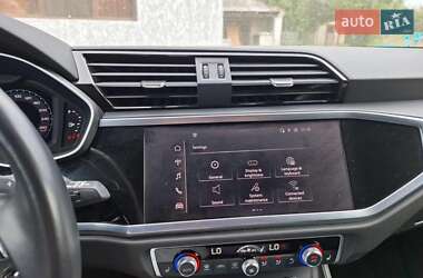 Позашляховик / Кросовер Audi Q3 2021 в 