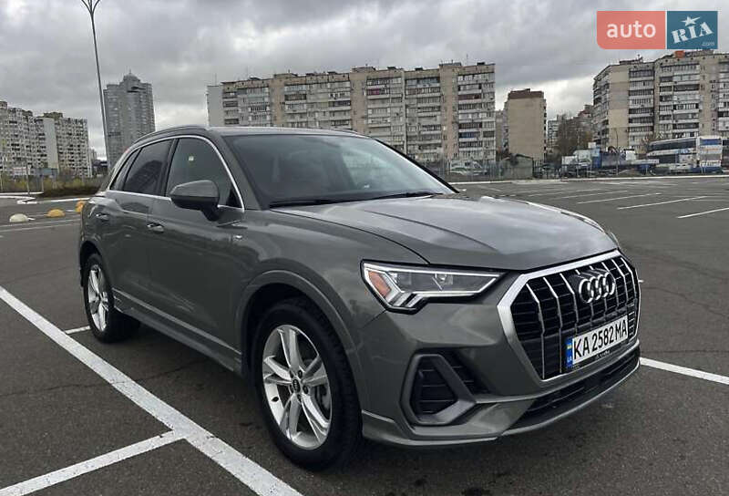 Внедорожник / Кроссовер Audi Q3 2021 в Львове