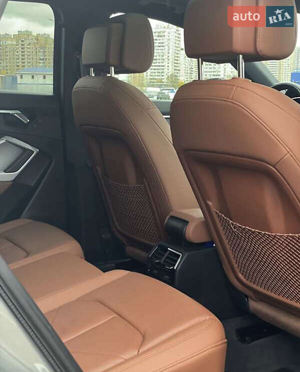 Внедорожник / Кроссовер Audi Q3 2021 в Львове