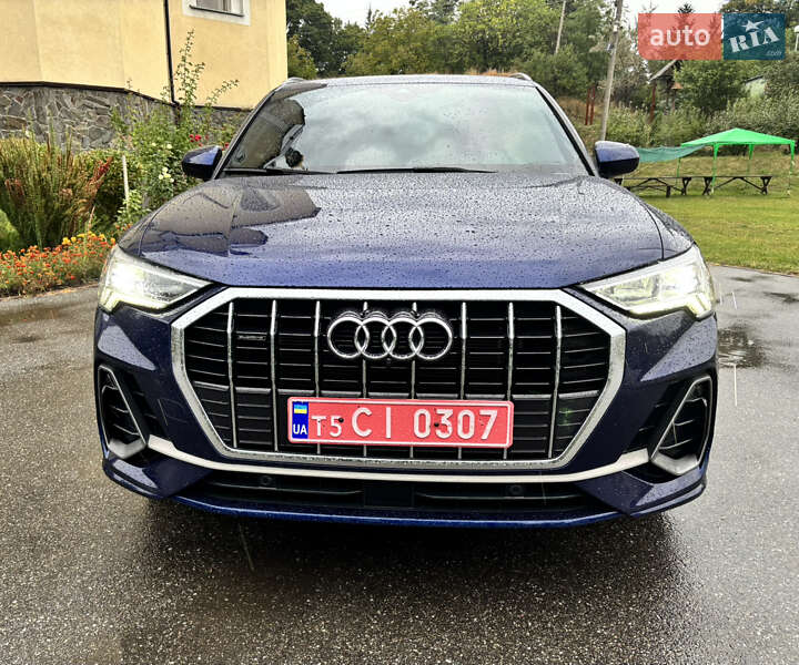 Внедорожник / Кроссовер Audi Q3 2022 в Вышгороде