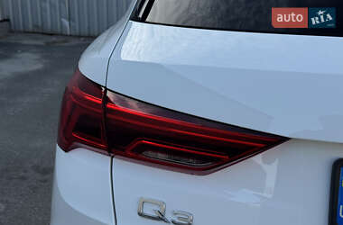 Внедорожник / Кроссовер Audi Q3 2019 в 