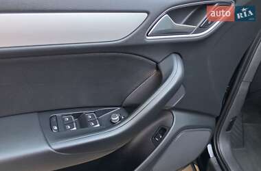 Позашляховик / Кросовер Audi Q3 2017 в 
