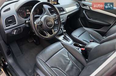 Позашляховик / Кросовер Audi Q3 2017 в 