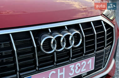 Позашляховик / Кросовер Audi Q3 2021 в 