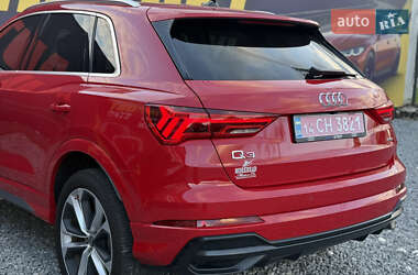 Позашляховик / Кросовер Audi Q3 2021 в 