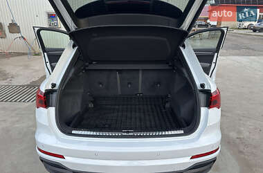 Внедорожник / Кроссовер Audi Q3 2024 в Киеве