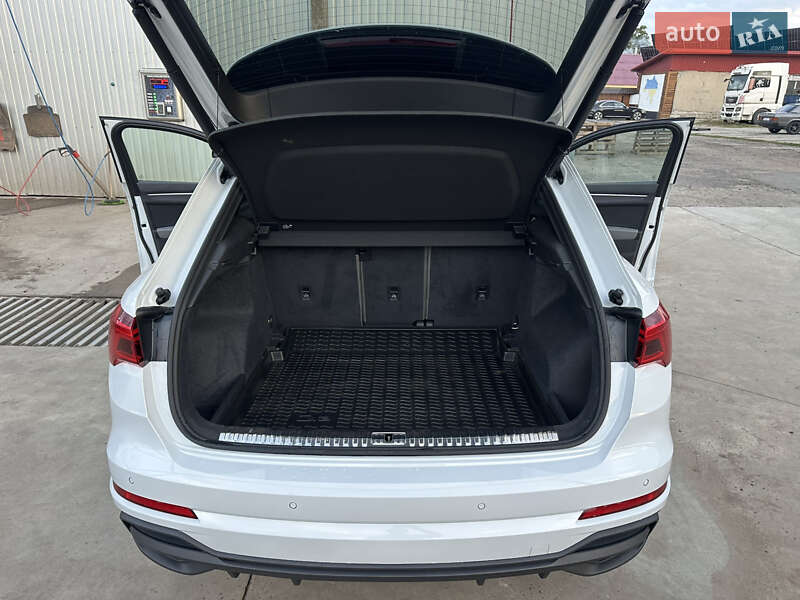 Позашляховик / Кросовер Audi Q3 2024 в Києві