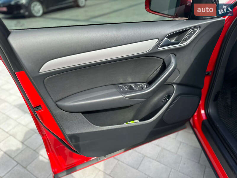 Внедорожник / Кроссовер Audi Q3 2017 в Ивано-Франковске