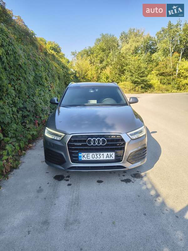 Внедорожник / Кроссовер Audi Q3 2015 в Днепре