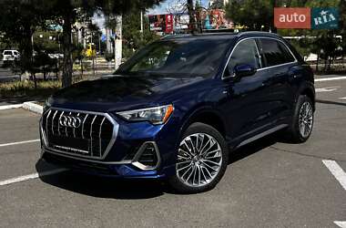 Внедорожник / Кроссовер Audi Q3 2020 в 