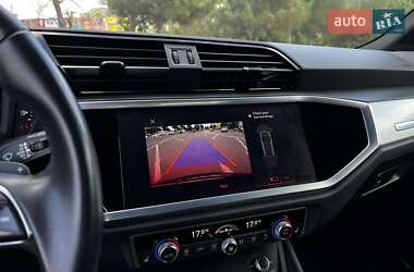 Внедорожник / Кроссовер Audi Q3 2020 в 