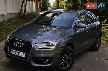 Позашляховик / Кросовер Audi Q3 2015 в 