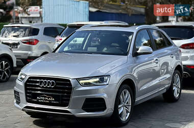 Позашляховик / Кросовер Audi Q3 2017 в 