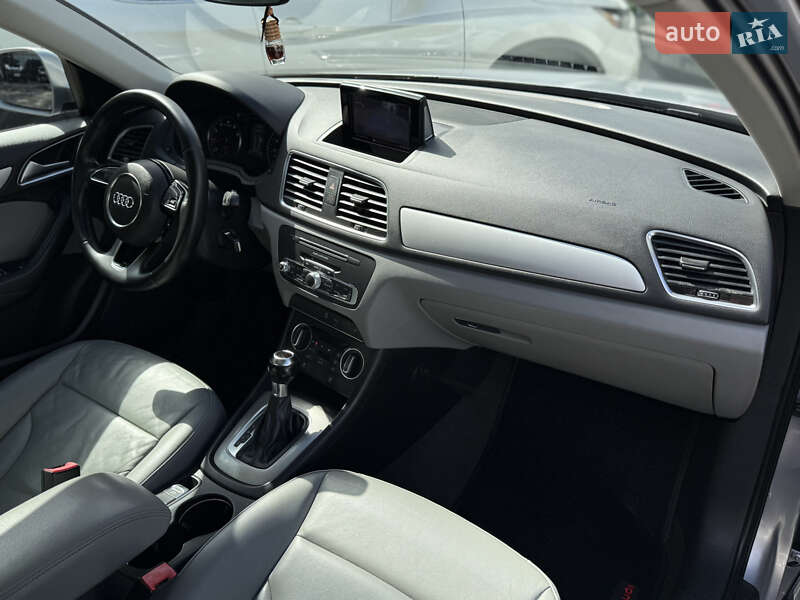 Внедорожник / Кроссовер Audi Q3 2017 в Одессе