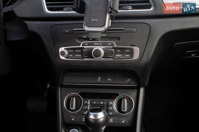 Внедорожник / Кроссовер Audi Q3 2016 в Львове