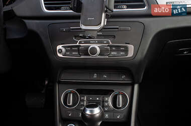 Внедорожник / Кроссовер Audi Q3 2016 в 