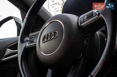 Внедорожник / Кроссовер Audi Q3 2016 в 