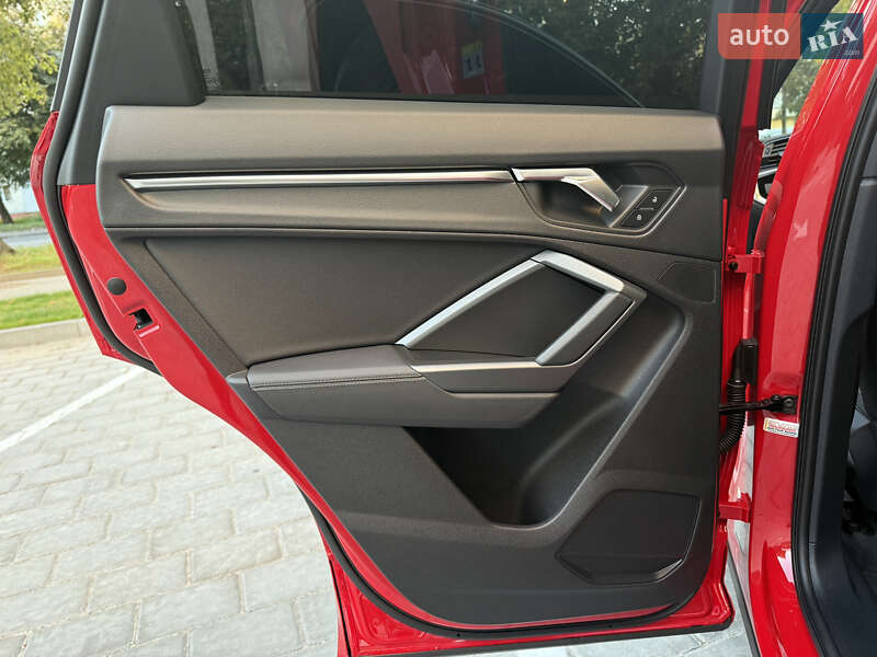 Позашляховик / Кросовер Audi Q3 2020 в Рівному фото 48 Позашляховик / Кросовер Audi Q3 2020 в Рівному