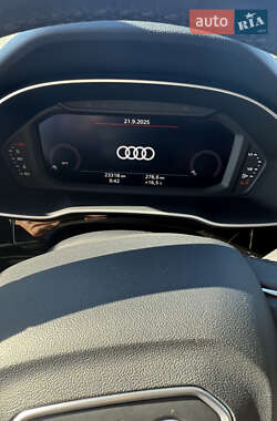 Внедорожник / Кроссовер Audi Q3 2023 в 