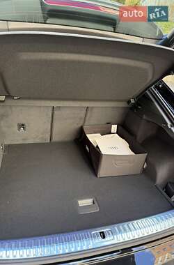 Позашляховик / Кросовер Audi Q3 2024 в 