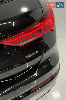 Внедорожник / Кроссовер Audi Q3 2019 в 