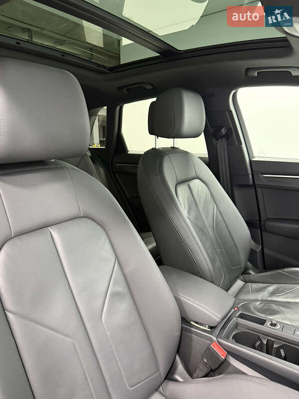 Внедорожник / Кроссовер Audi Q3 2019 в Одессе