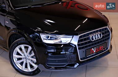 Позашляховик / Кросовер Audi Q3 2018 в 
