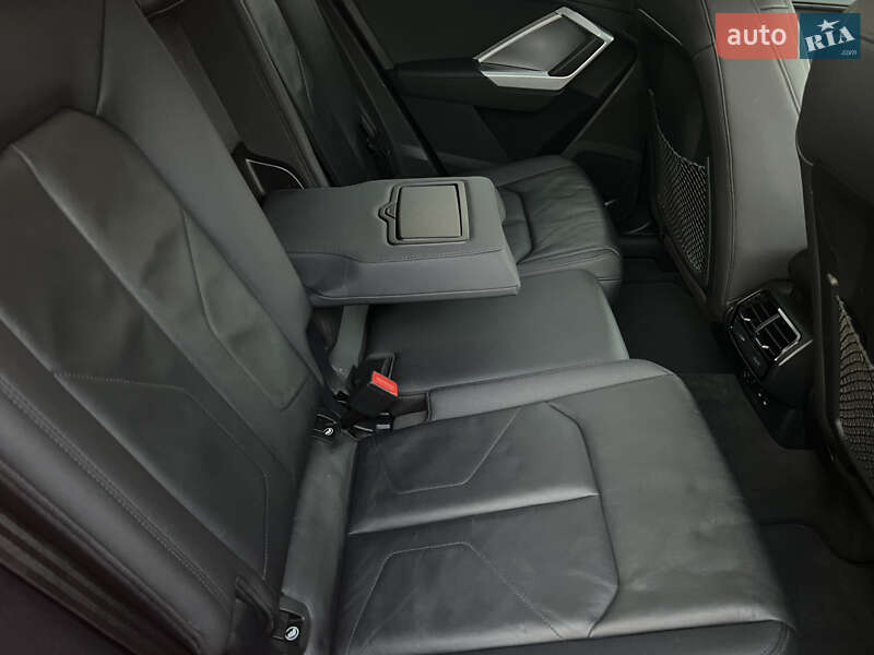 Внедорожник / Кроссовер Audi Q3 2019 в Сумах