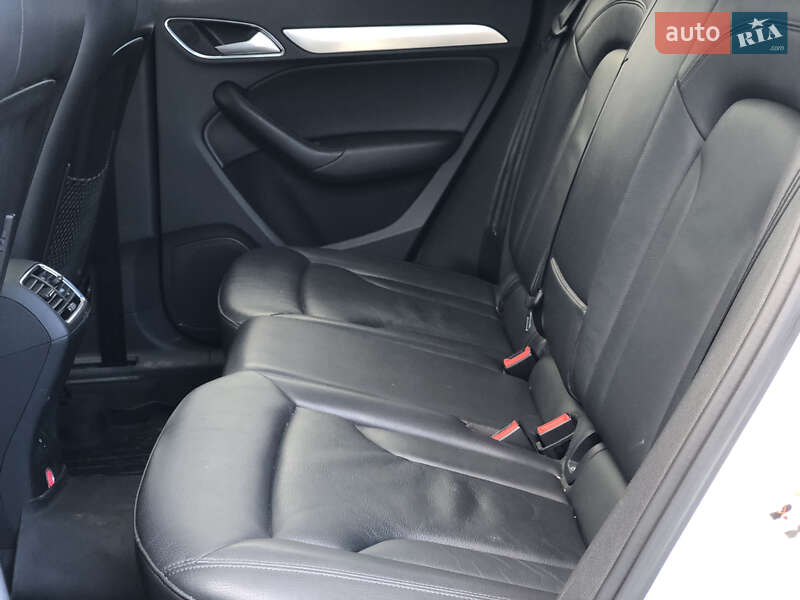 Позашляховик / Кросовер Audi Q3 2017 в Чернівцях