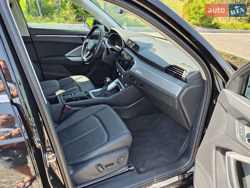 Внедорожник / Кроссовер Audi Q3 2021 в Днепре