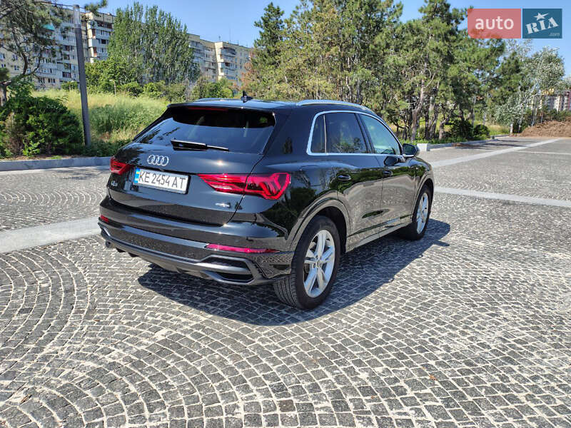 Внедорожник / Кроссовер Audi Q3 2021 в Днепре