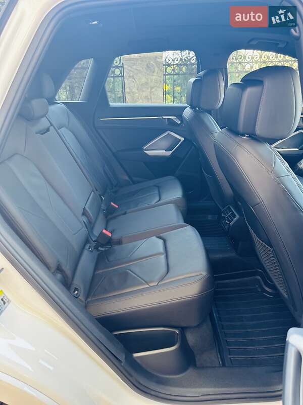 Внедорожник / Кроссовер Audi Q3 2019 в Лубнах