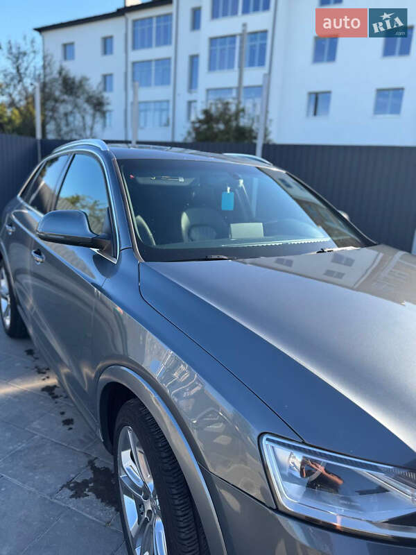Внедорожник / Кроссовер Audi Q3 2015 в Самборе
