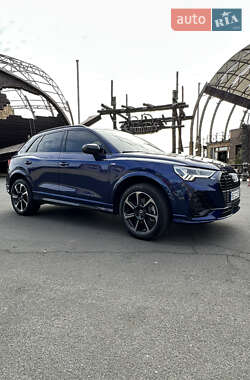Внедорожник / Кроссовер Audi Q3 2024 в 