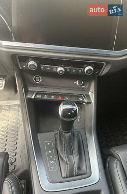 Внедорожник / Кроссовер Audi Q3 2024 в 