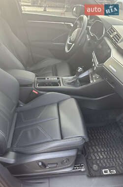 Внедорожник / Кроссовер Audi Q3 2024 в 
