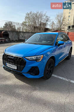 Внедорожник / Кроссовер Audi Q3 2022 в Киеве