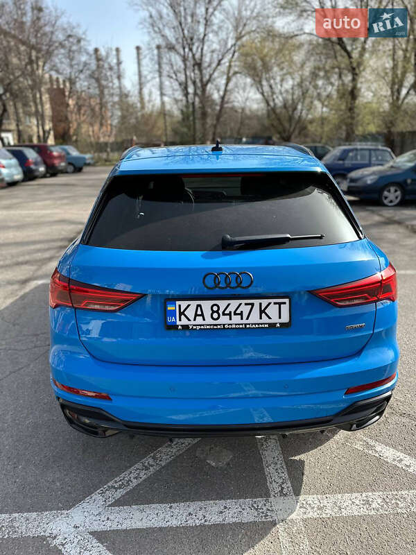 Позашляховик / Кросовер Audi Q3 2022 в Києві